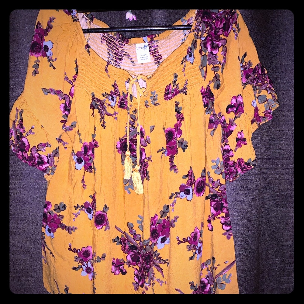 Super Chic Top w/ Bell Sleeves